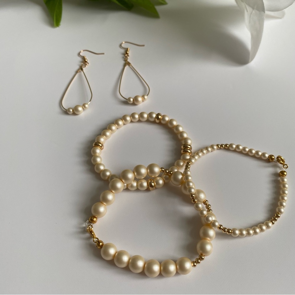 18K Gold Plate Beaded Bracet set and Dangle Earrings